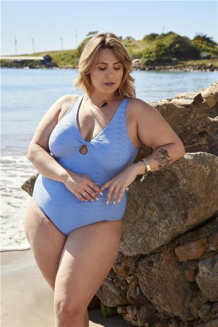 Maio Plus Size Detalhe Torcido No Meio E Costas Cavada