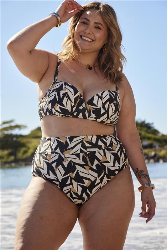 Biquíni Plus Size Estruturado Com Recorte Calcinha Hot Pants